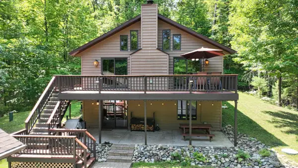 10147 S Kaubashine Drive, Hazelhurst, WI 54531