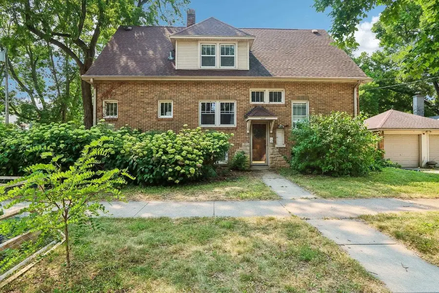 802 Emerson Street, Madison, WI 53715 - #3