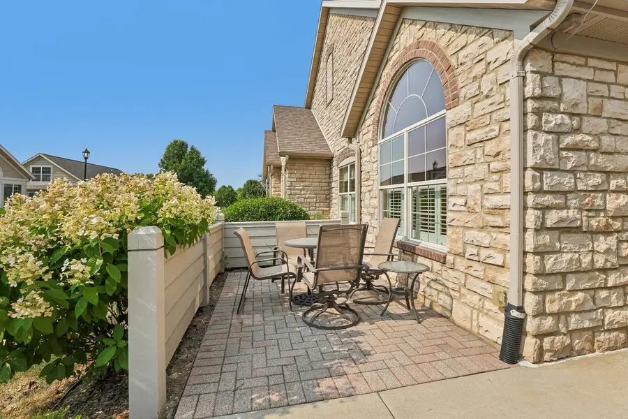 40 Pond View Way, Fitchburg, WI 53711 - #2