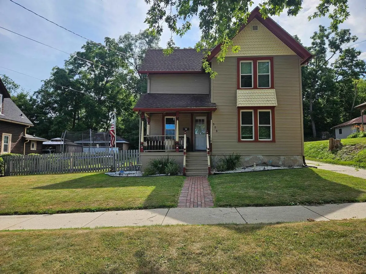 505 S Garfield Avenue, Janesville, WI 53545 - #1