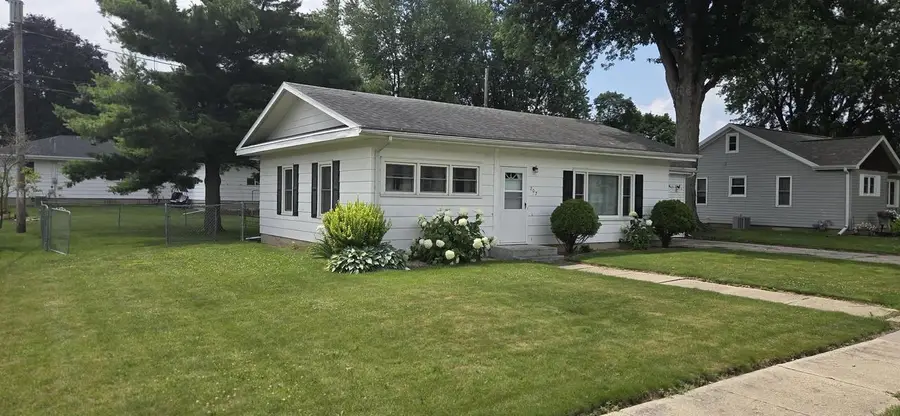 207 Grandview Avenue, Waupun, WI 53963 - #2