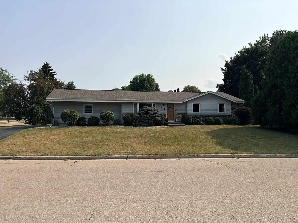 717 Willow Lane, Horicon, WI 53032 - #1
