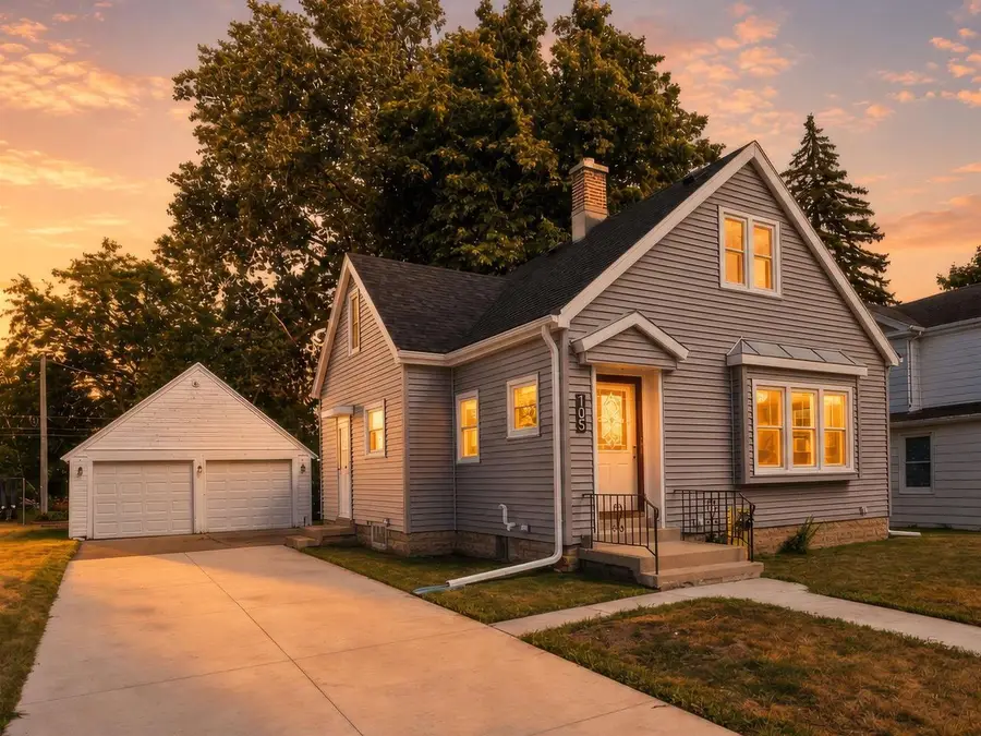 105 Bishop Avenue, Plymouth, WI 53073 - #2