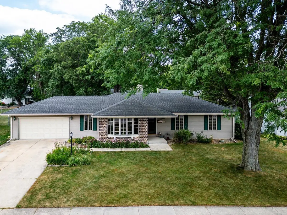 842 N Wright Road, Janesville, WI 53546 - #1