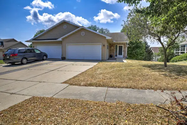 2211 Wood View Drive, Stoughton, WI 53589