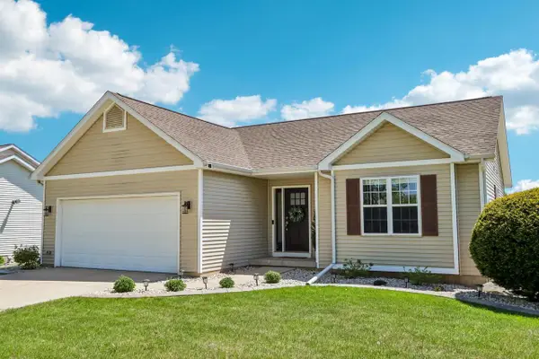 809 Brookstone Crest, Mount Horeb, WI 53572