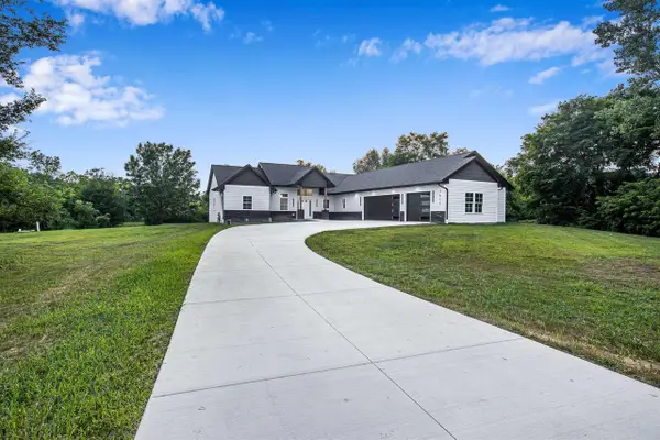 5611 N Vista, Janesville, WI 53548