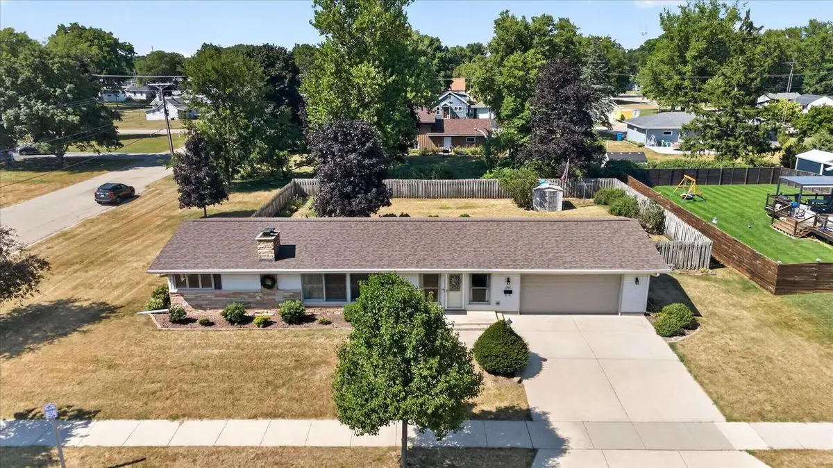 1307 17th Street, Brodhead, WI 53520 - #1