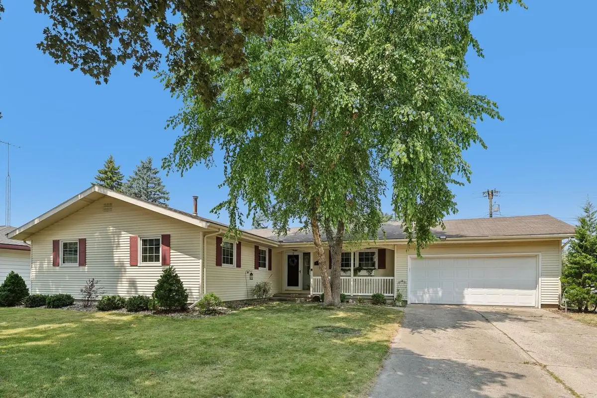 213 Minnehaha Avenue, Portage, WI 53901 - #1