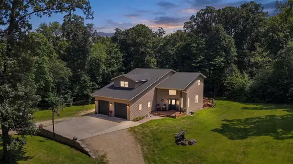 1884 W Timber Drive, Platteville, WI 53818