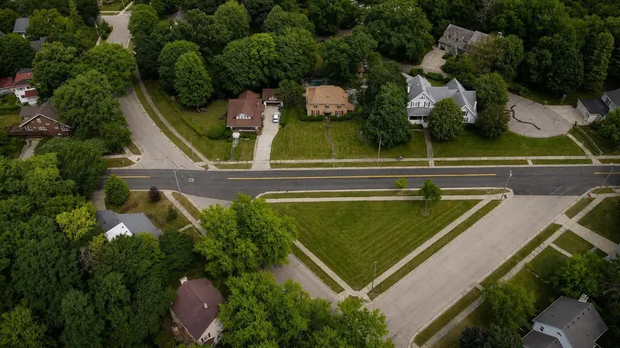 413 S Garfield Avenue, Janesville, WI 53545 - #3