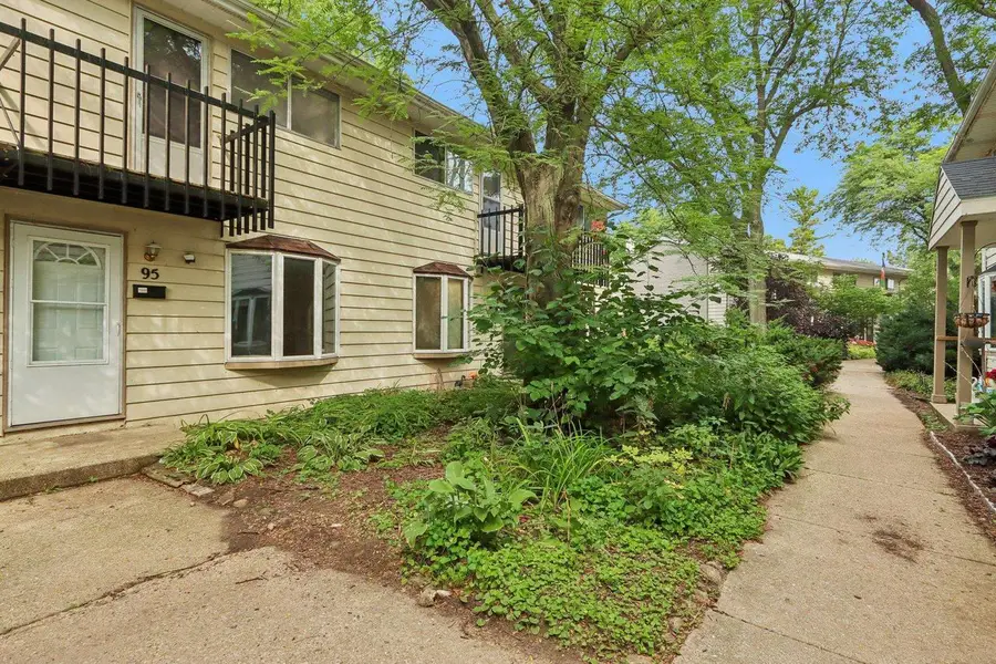95 S Lakewood Gardens Lane, Madison, WI 53704 - #3