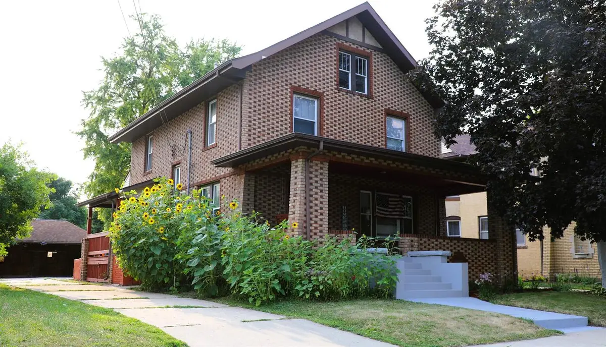 812 S Locust Avenue, Freeport, IL 61032 - #1