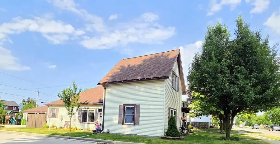 422 W. Main Street, Waupun, WI 53963 - #2