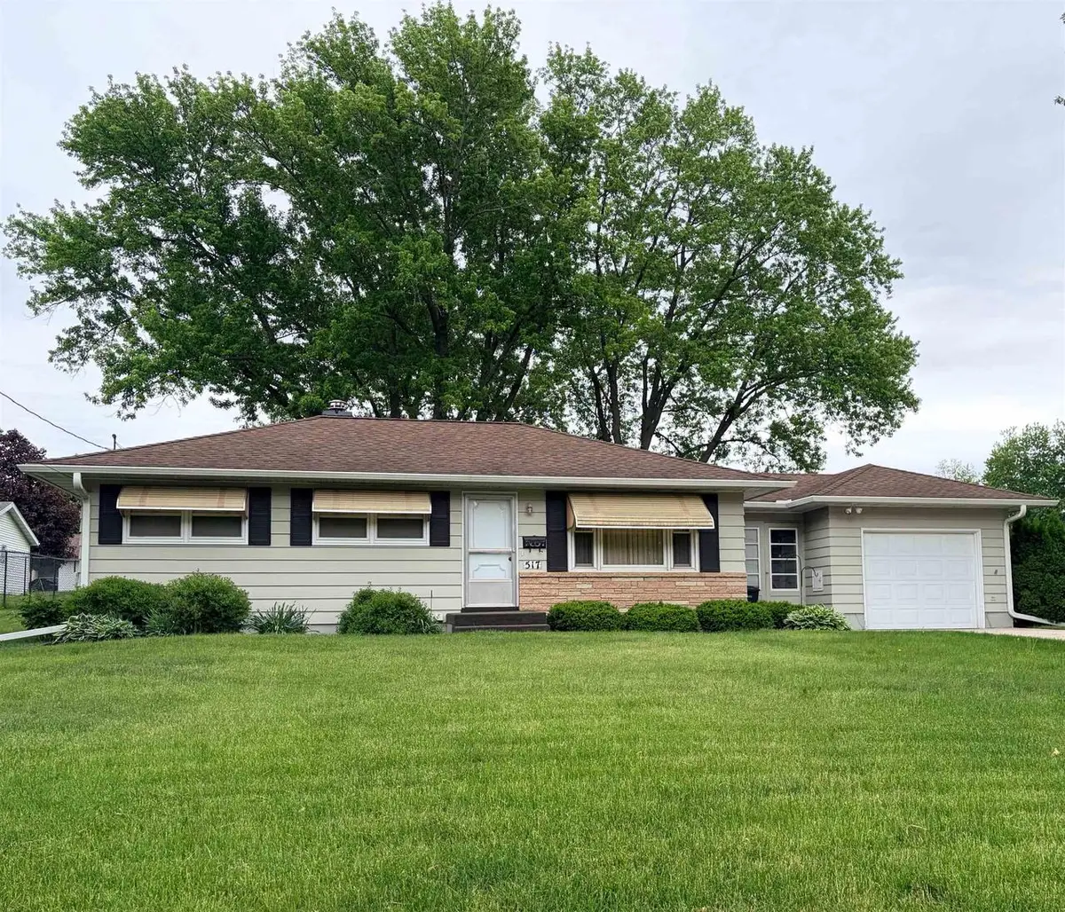 517 East Street, Stoughton, WI 53589 - #1