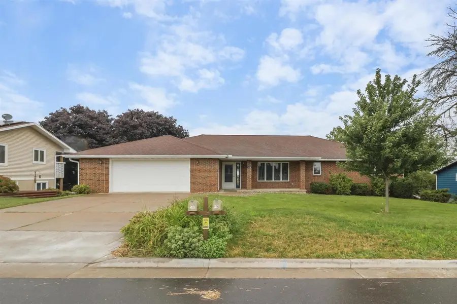 514 W Washington Street, Dodgeville, WI 53533 - #3