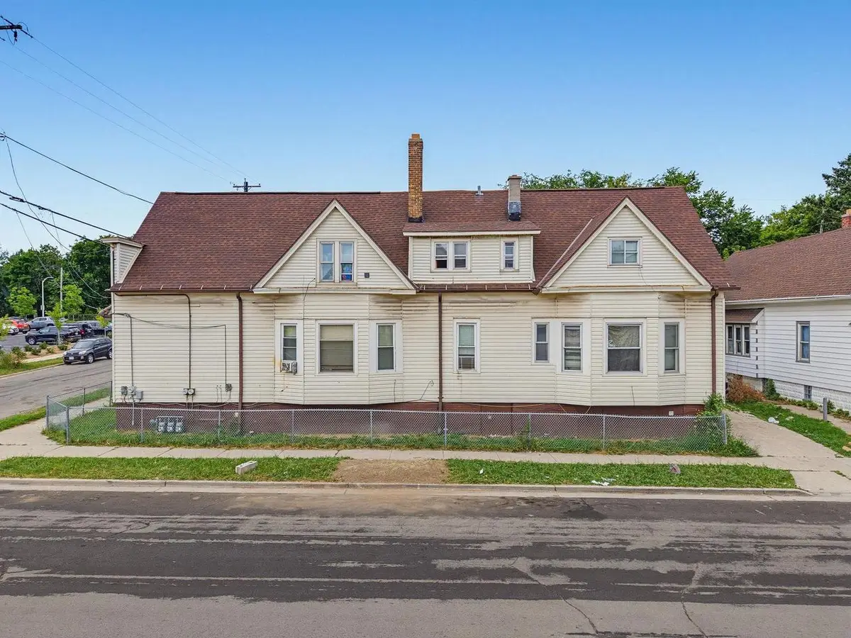 500 W Arthur Avenue, Milwaukee, WI 53207 - #1
