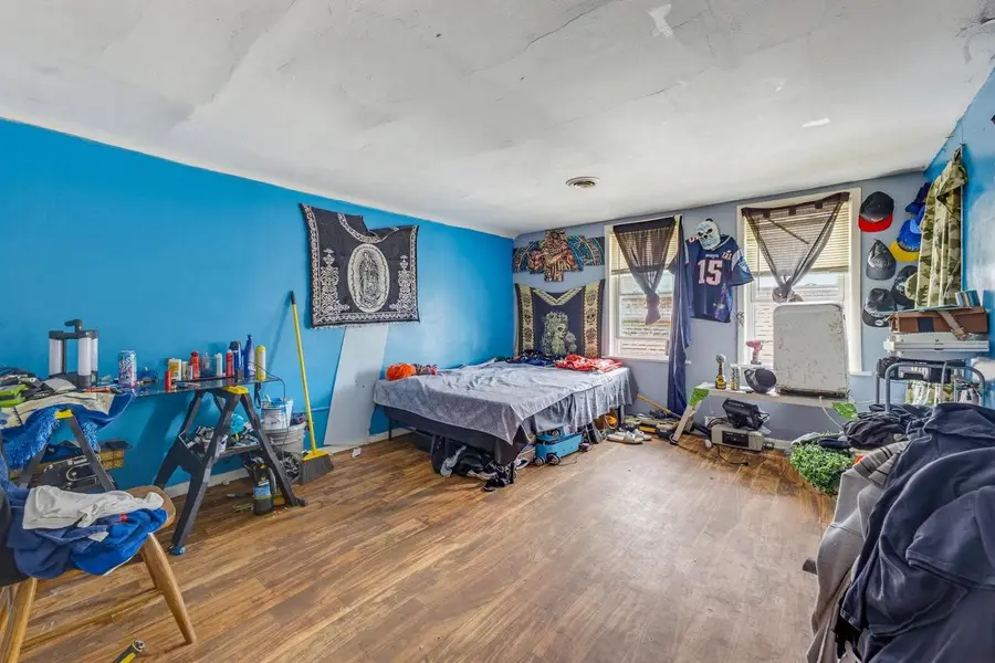 500 W Arthur Avenue, Milwaukee, WI 53207 - #2