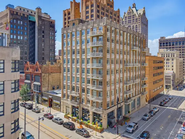 741 N Milwaukee Street #203, Milwaukee, WI 53202