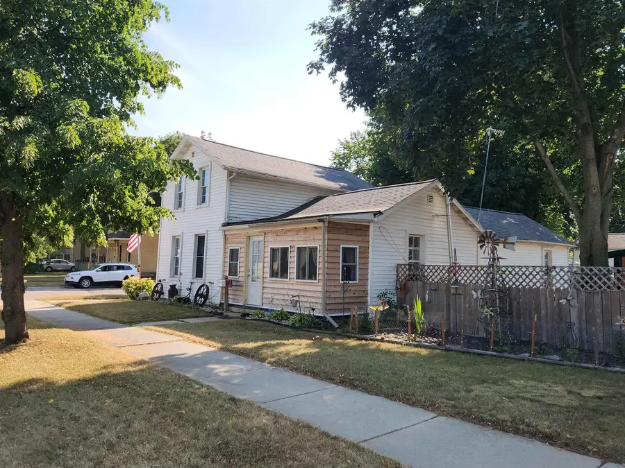 902 Cass Street, Portage, WI 53901 - #2