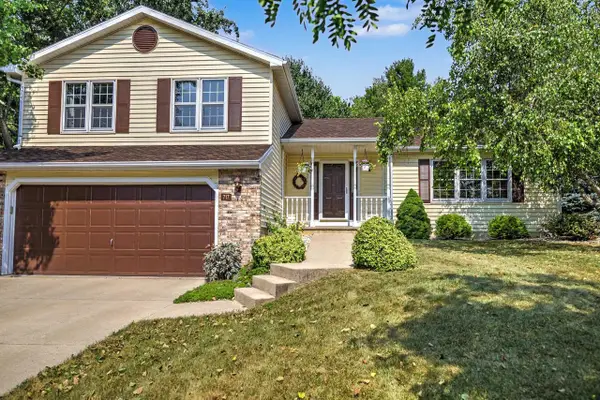 717 Cresthaven Drive, Cottage Grove, WI 53527