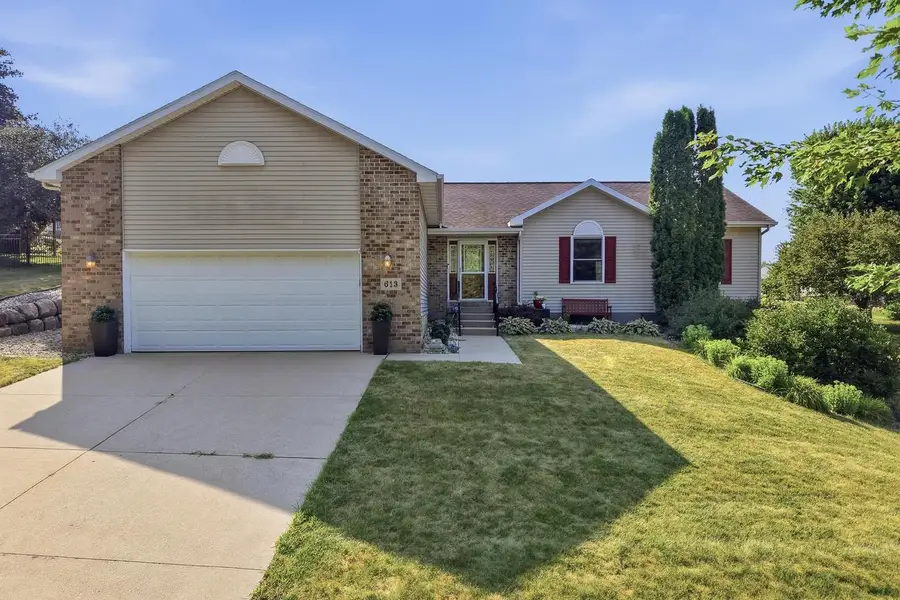 613 Lucky Trail, Mount Horeb, WI 53572 - #2