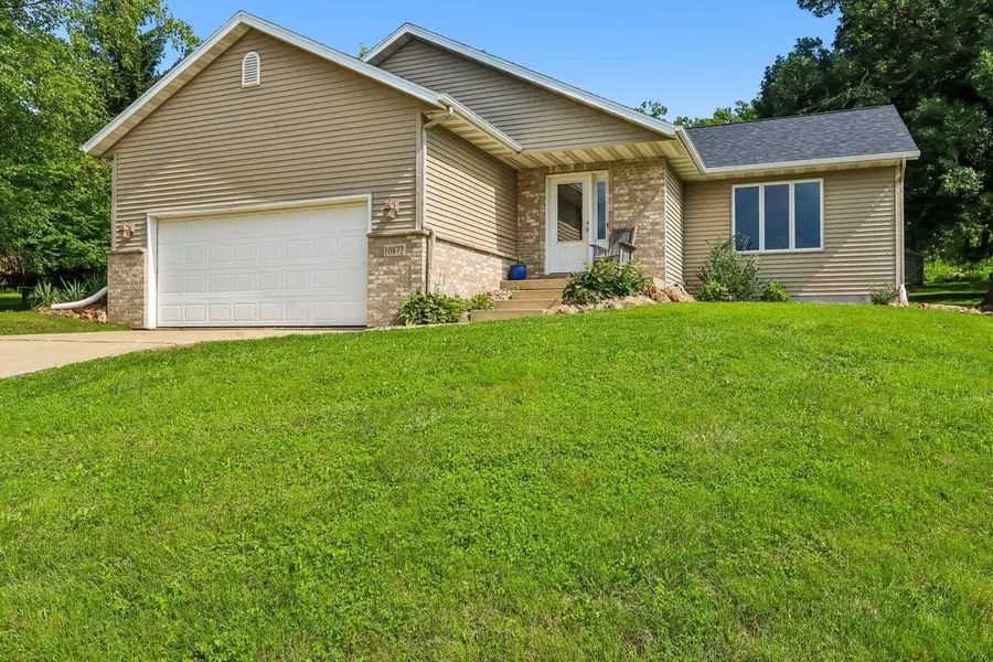 10872 Blue Mountain Avenue, Blue Mounds, WI 53517 - #3