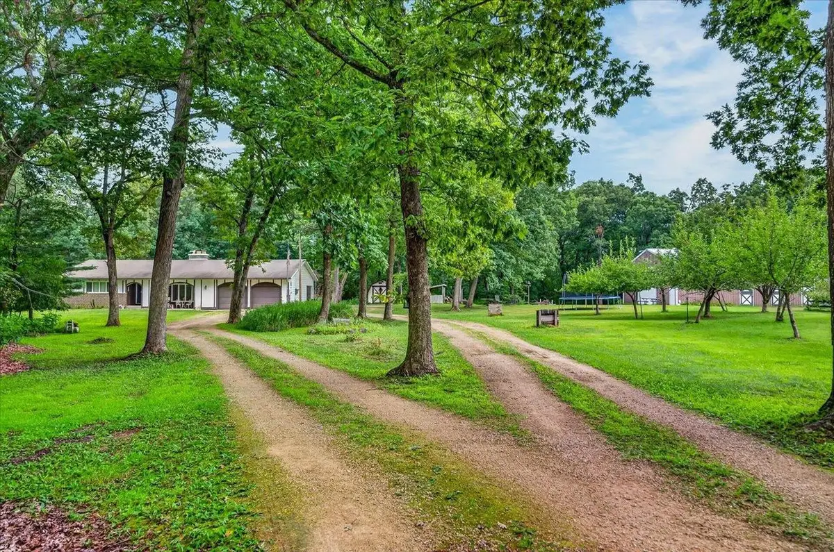 W5148 E Bush Road, Pardeeville, WI 53954 - #1