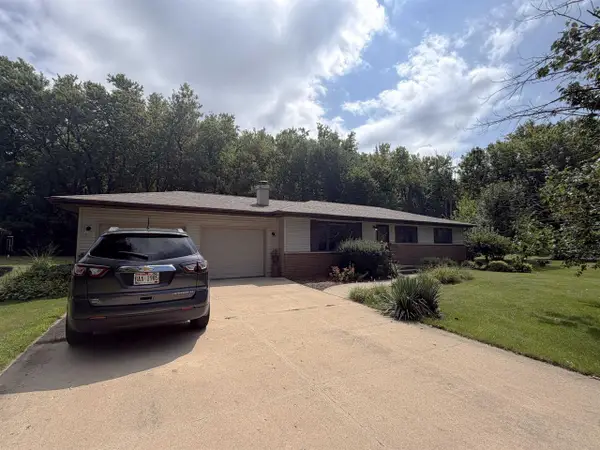 2451 S Country Lane, Beloit, WI 53511