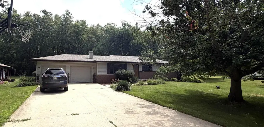 2451 S Country Lane, Beloit, WI 53511 - #2
