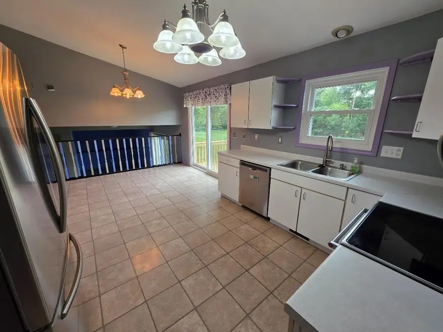 39 London Road, Cambridge, WI 53523 - #3