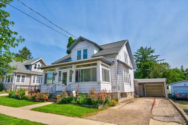 137 E School Street, Columbus, WI 53925