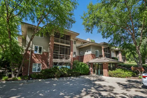 2820 Mickelson Parkway #302, Fitchburg, WI 53711