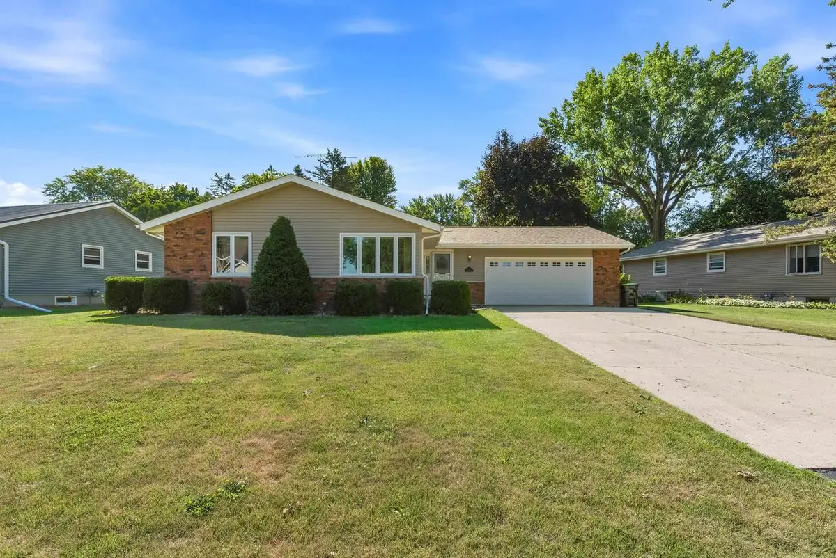 205 Starkweather Drive, Beaver Dam, WI 53916 - #1