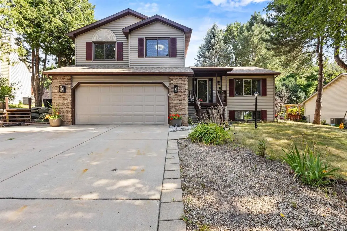 5 Waywood Circle, Madison, WI 53704 - #1