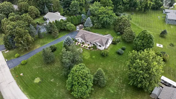 5701 N Ridge View Drive, Janesville, WI 53548