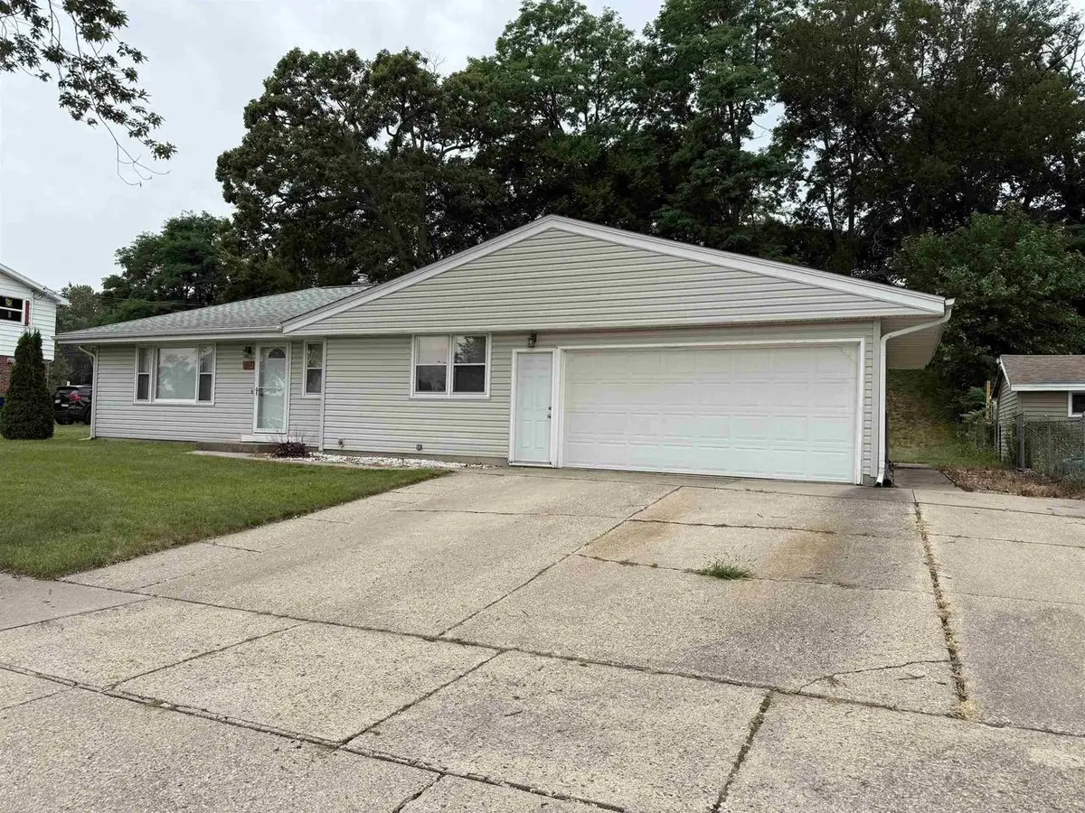1117 N Grant Avenue, Janesville, WI 53548 - #1