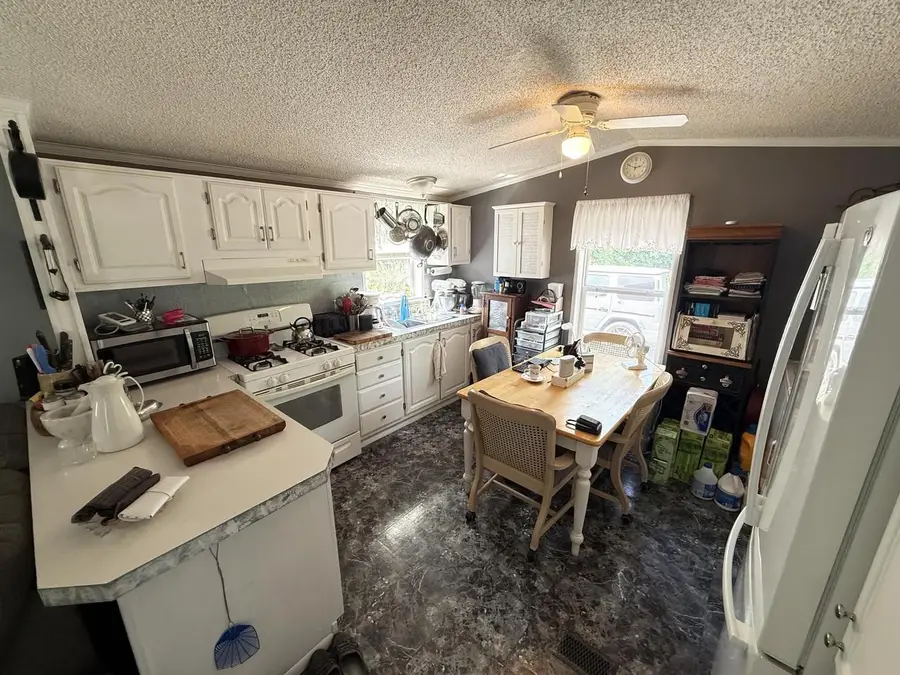 8481 S 5th Avenue #C13, Oak Creek, WI 53154 - #3