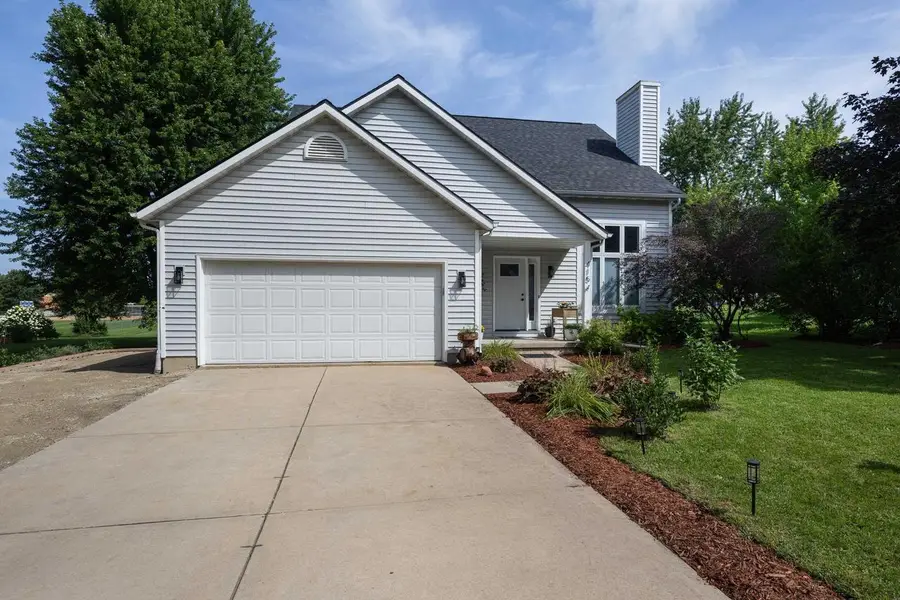415 W Clover Lane, Cottage Grove, WI 53527 - #3