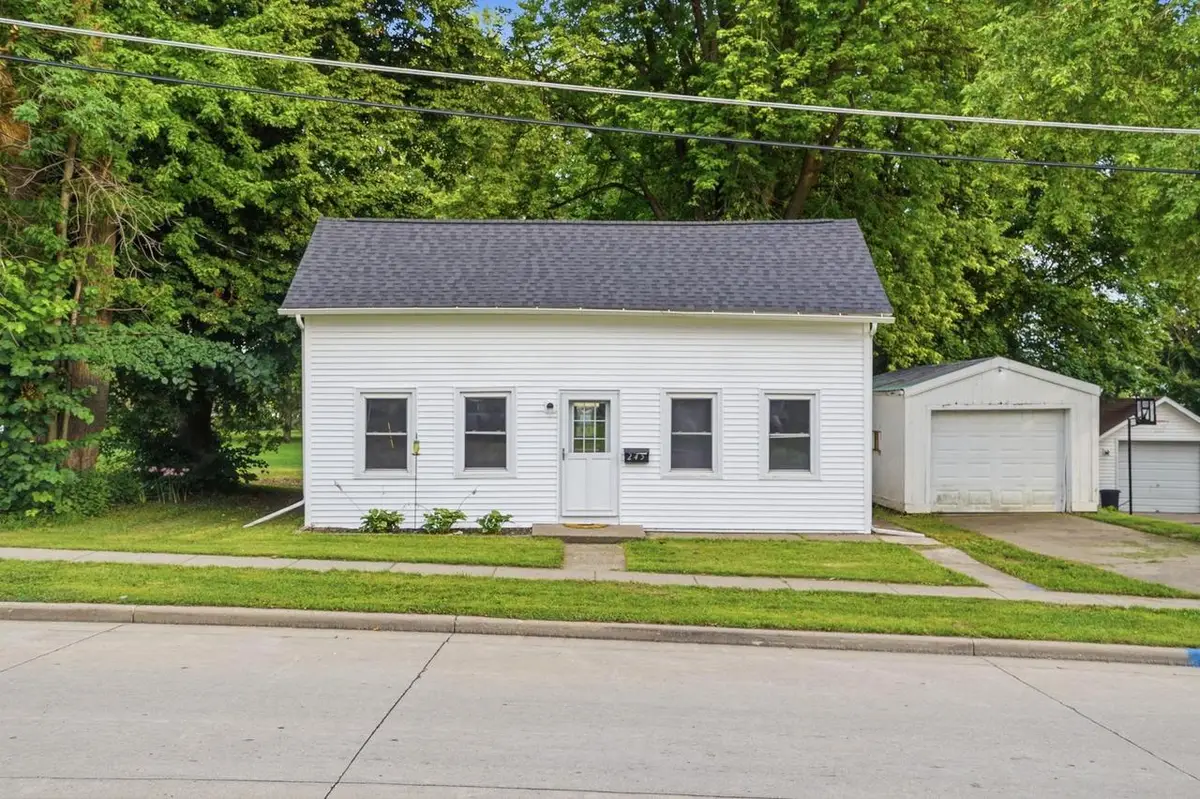 245 Broadway Street, Platteville, WI 53818 - #1