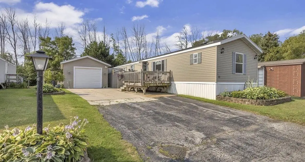 33 S Hiawatha Circle #33, Sheboygan, WI 53081 - #1