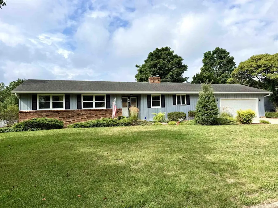 921 Park Ridge Road, Janesville, WI 53546 - #2