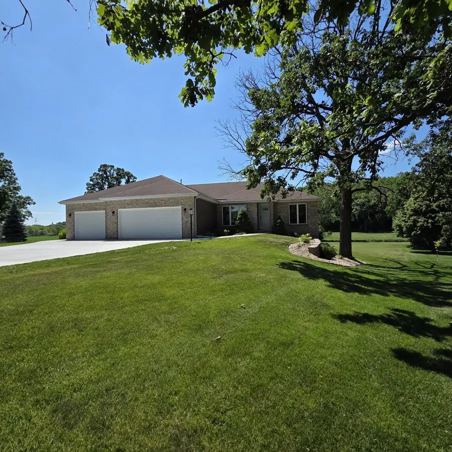 23 Heather Drive, Cottage Grove, WI 53527 - #2