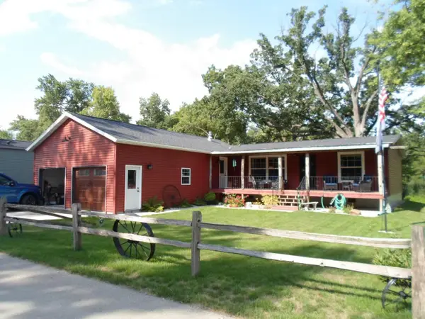 W9800 County Road G, CALAMUS, WI 53916