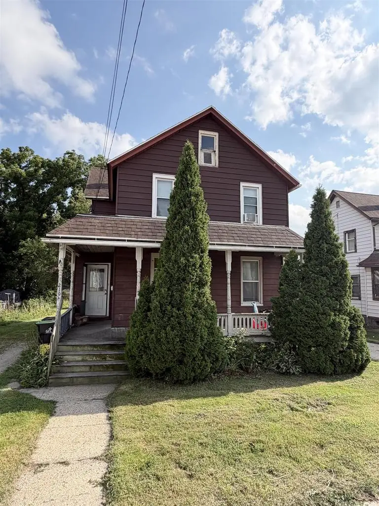 219 W Mill Street, Beaver Dam, WI 53916 - #1