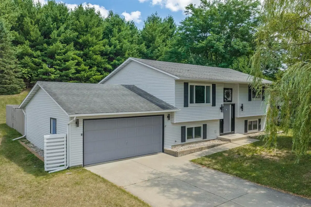 937 Justin Circle, Reedsburg, WI 53959 - #1