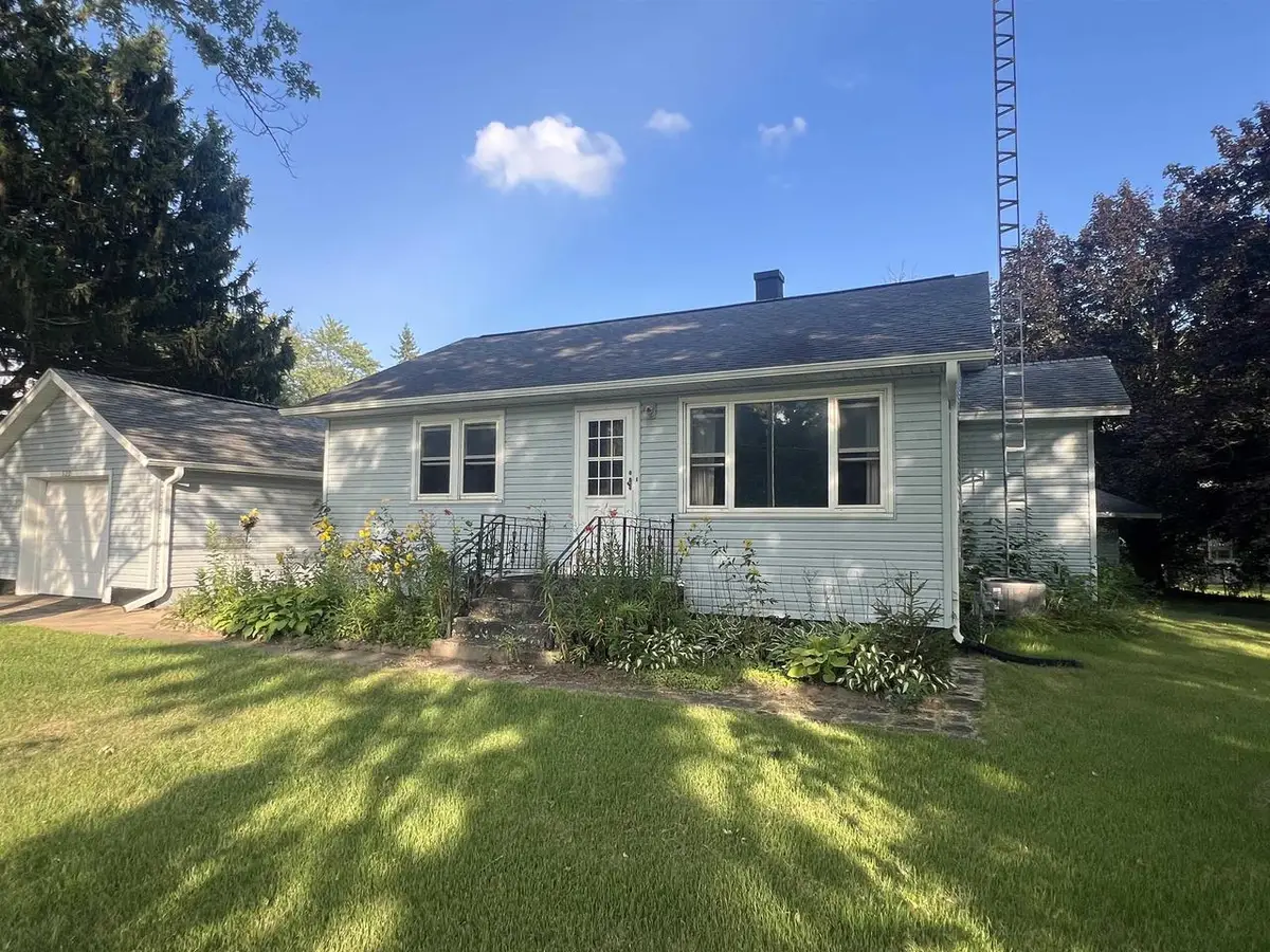 520 N Washington Street, Wyocena, WI 53969 - #1