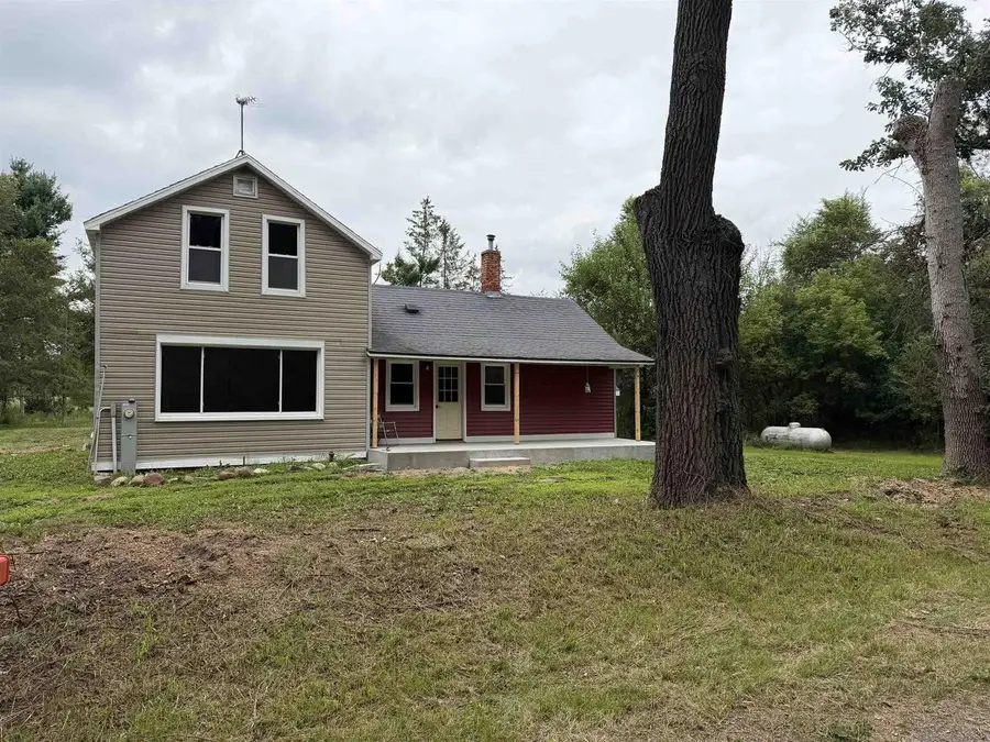 196 Edgewood Dr Road, Oxford, WI 53952 - #2
