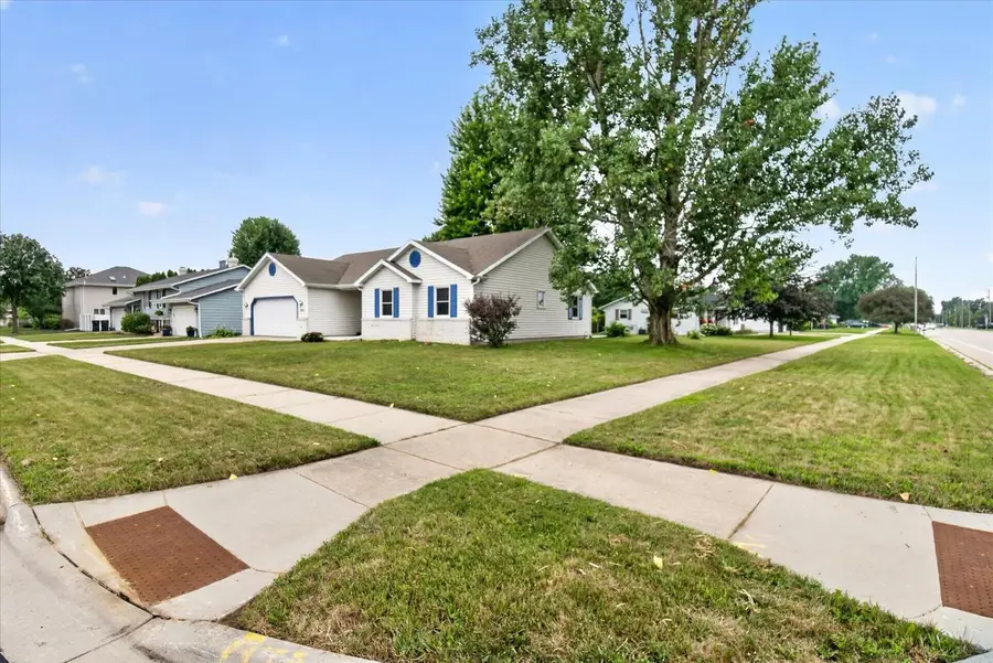 1223 Alpine Drive, Janesville, WI 53546 - #2