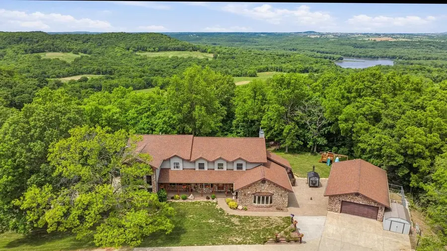 1763 St Catherine Road, Bellevue, IA 52031 - #2